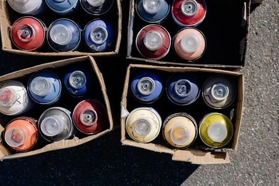 Pratica verniciatura a spruzzo acrilica magica colorata per auto